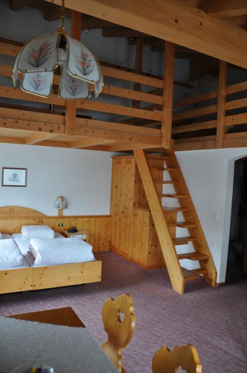 Hotel Soliva Седрун Екстериор снимка